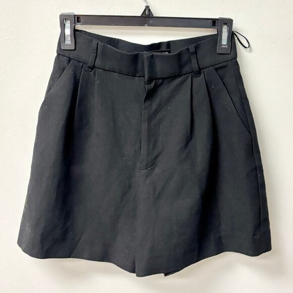 Zara Pull On High Waisted Pleated Front Trouser Short Black Women's Size XS - Picture 1 of 4